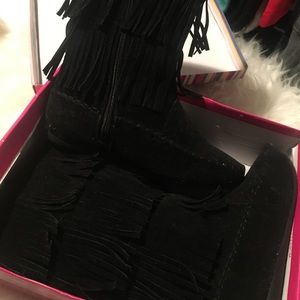black fringe boots